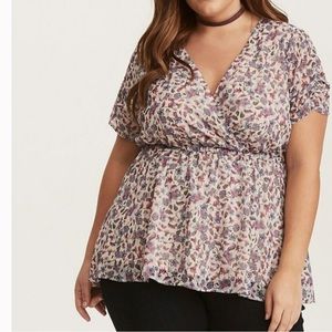 🖤 Torrid Floral Flowy Blouse